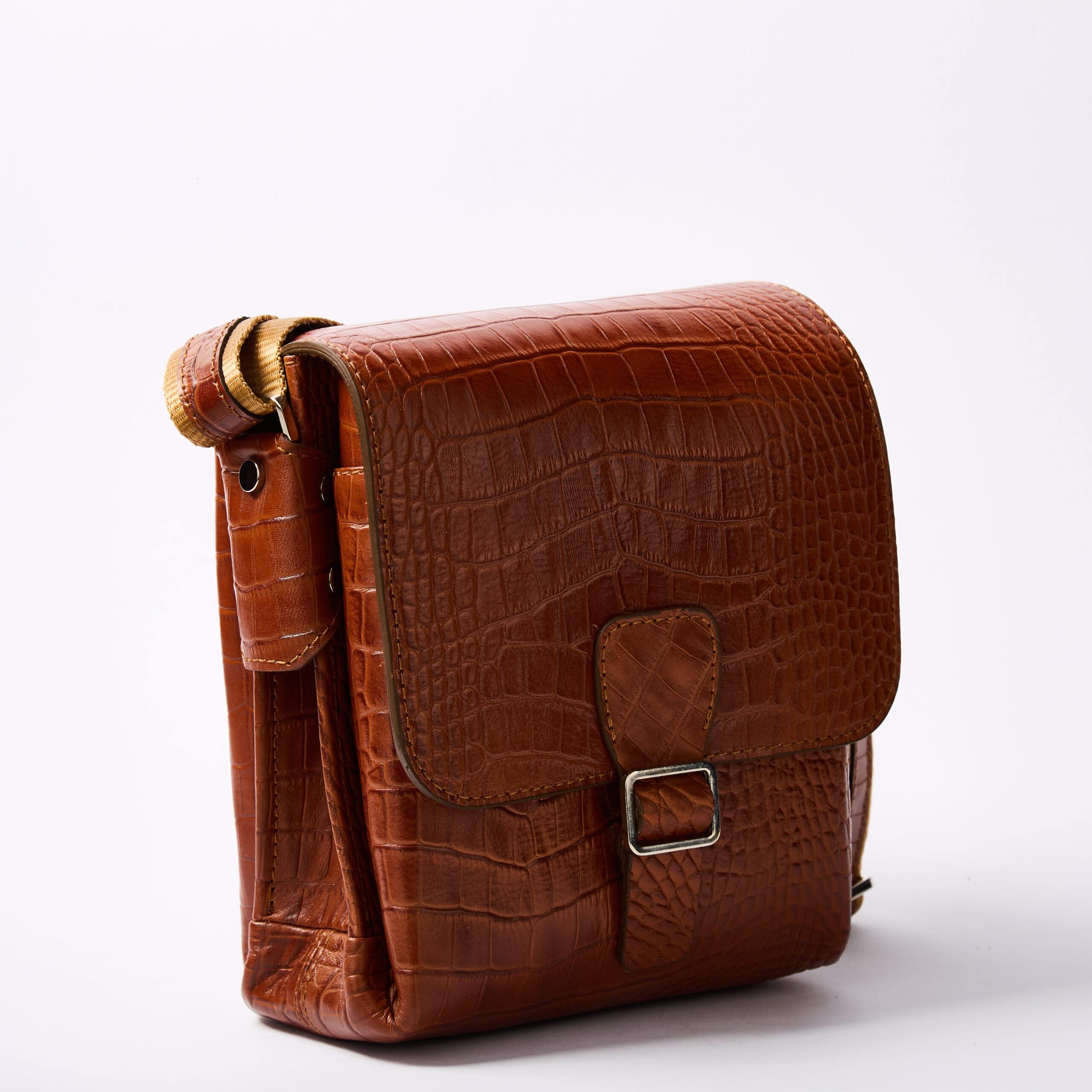 Canon-1534-min-scaled کیف دوشی چرم طبیعی مدل آناویز چرم - Image 1